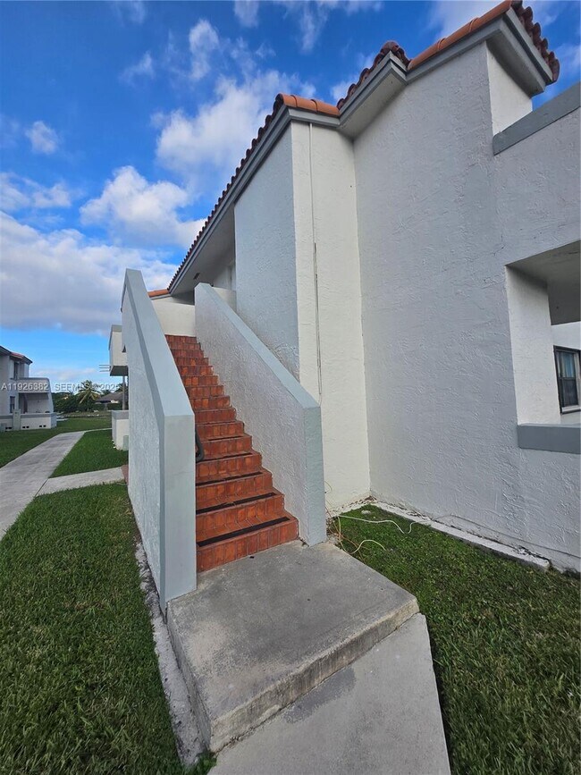 Building Photo - 14831 SW 80th St