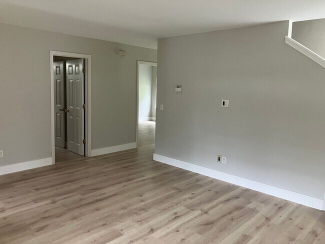 Building Photo - 426 Live Oak Walk