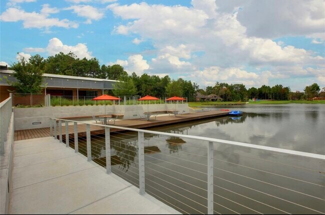 Building Photo - 18330 Tiger Flowers Dr