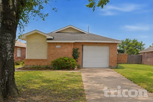 Building Photo - 3130 Kelling St