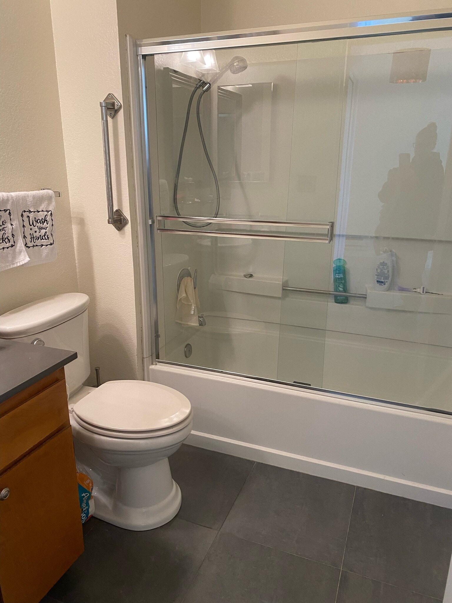Second bathroom - 127 Shoreline Ct