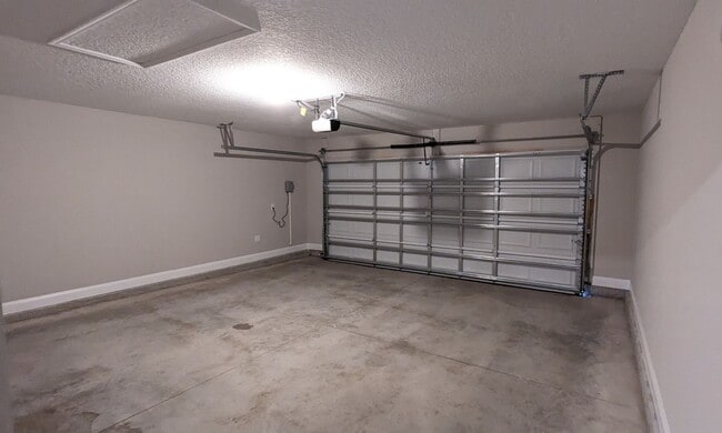 Building Photo - ENJOY this price on our 18mo LEASE!! Both ...