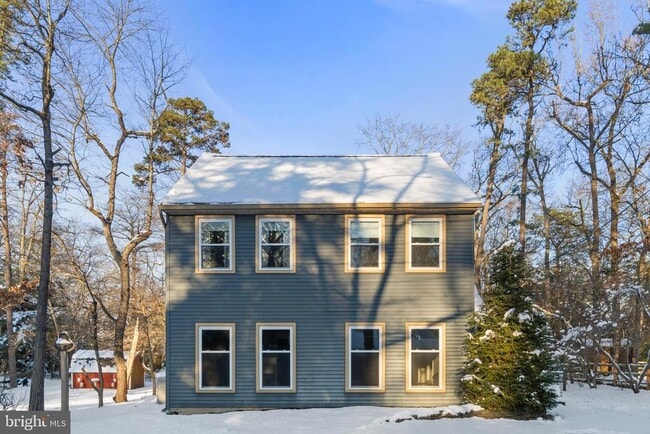 Building Photo - 137 Blackfoot Trail