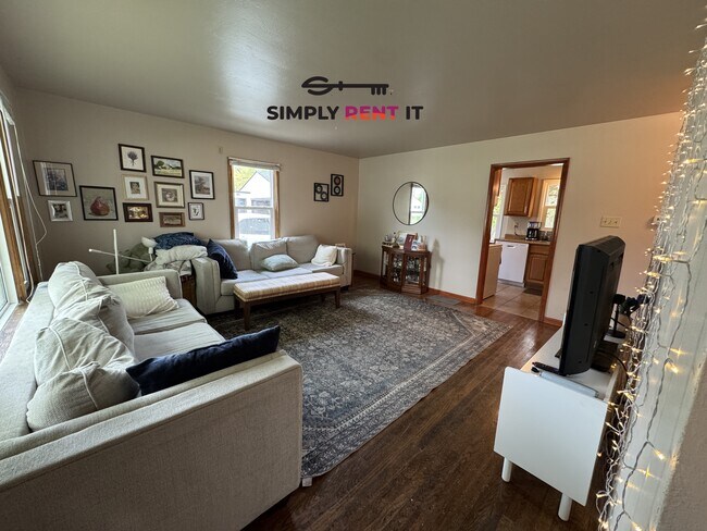 Building Photo - 1 Home! 3 Rental Options | On Campus | Budget Friendly