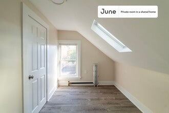 Building Photo - Room in Shared 7 bed/2 bath home