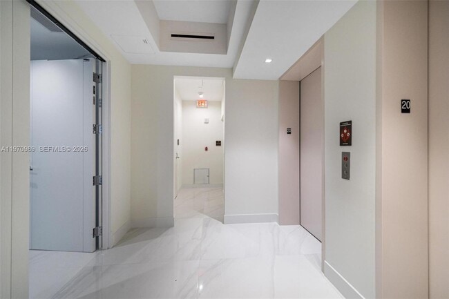 Building Photo - 18501 Collins Ave