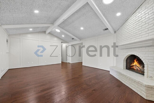 Building Photo - 2501 Bluffton Dr