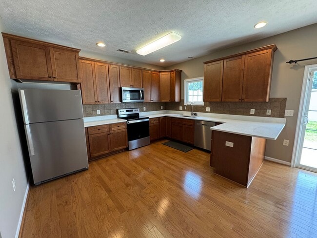 Building Photo - Townhouse for Rent in Mount Crawford