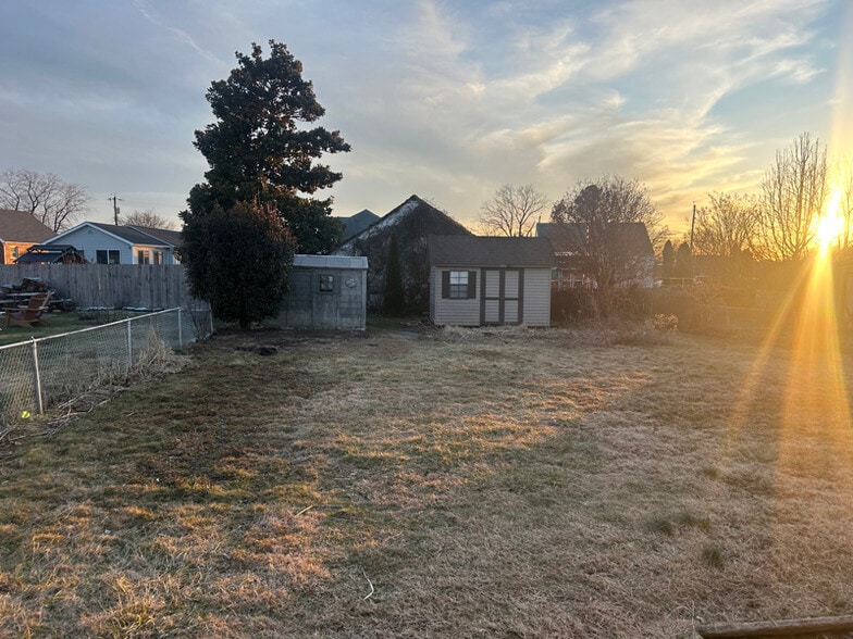 Building Photo - 1231 Hilldale Rd