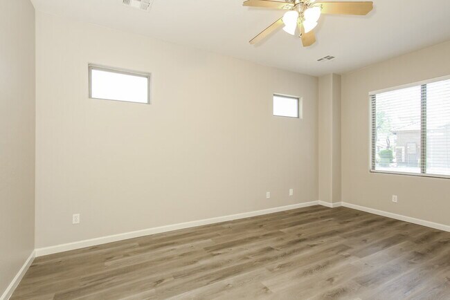 Building Photo - 8944 W Grovers Ave