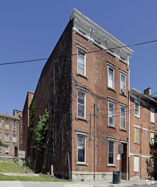 Building Photo - East Apartments