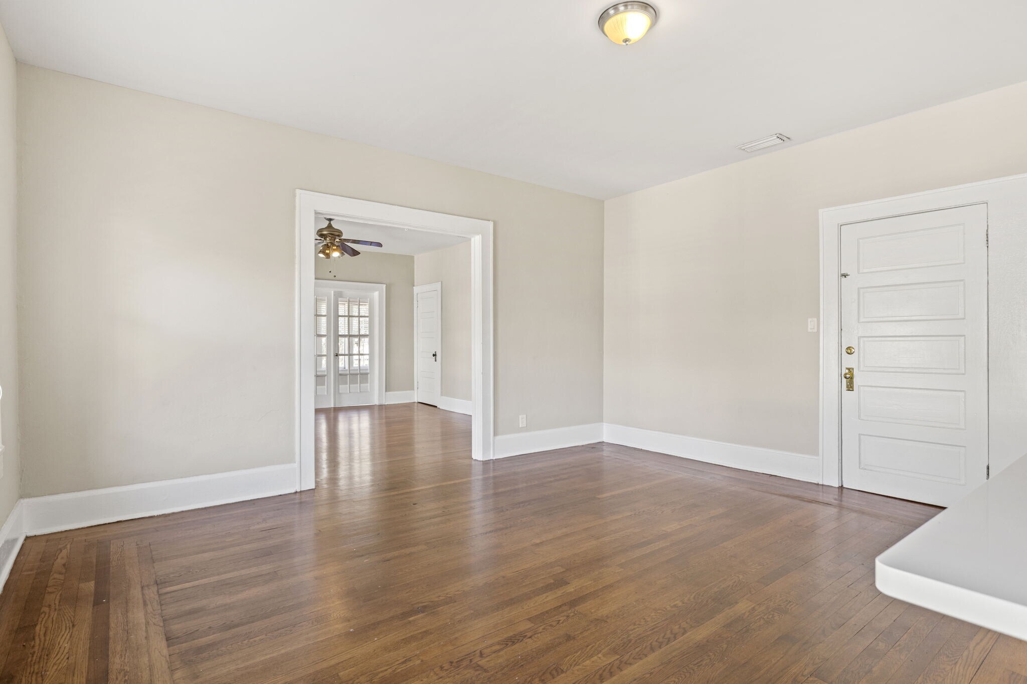 Building Photo - 1334 N Laura St