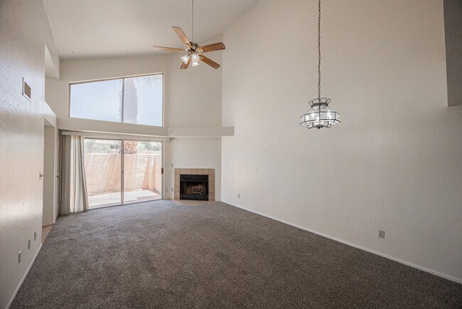 Building Photo - 2019 W Lemon Tree Pl