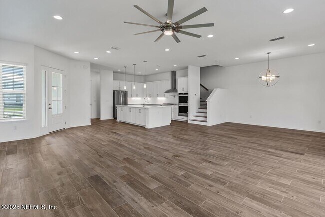 Building Photo - 475 Marquesa Cir