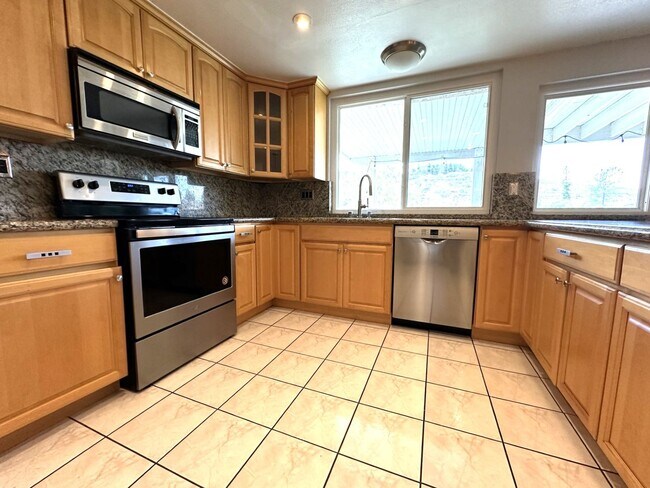 Building Photo - 4BR/3BA House in Rancho Penasquitos - Powa...