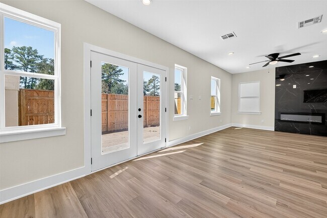 Building Photo - 12315 New Jordan Ln
