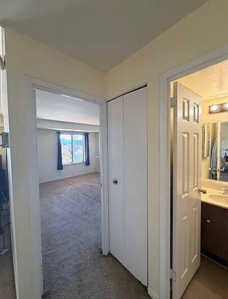 Building Photo - 3101 S Manchester St