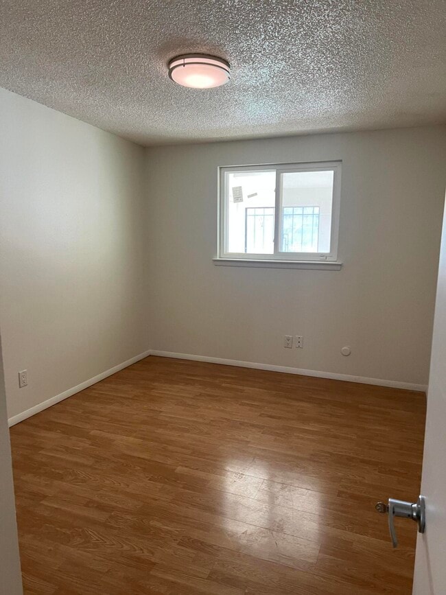 Building Photo - 13420 Reo Rd NE