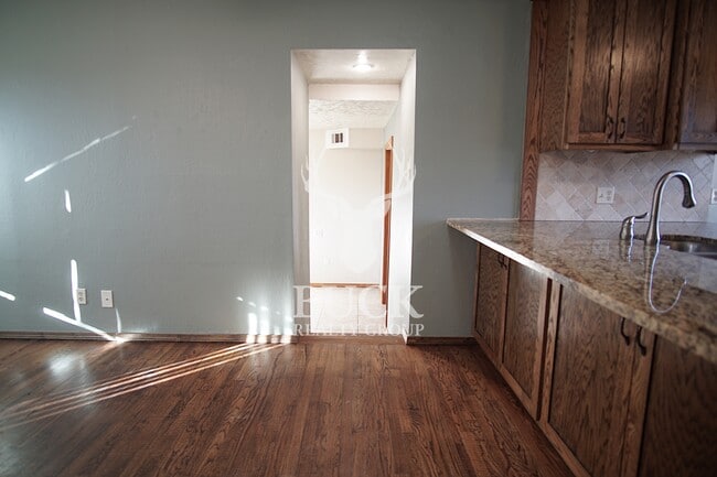 Building Photo - 9312 Mahler Pl