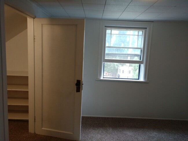 Building Photo - Renovated Arlington Home Close To Freeway ...