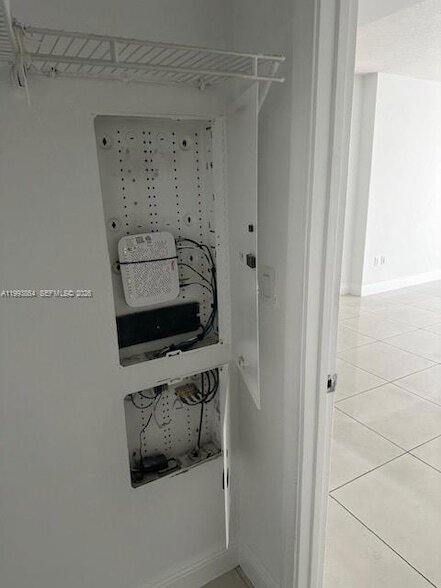 Building Photo - 1750 N Bayshore Dr