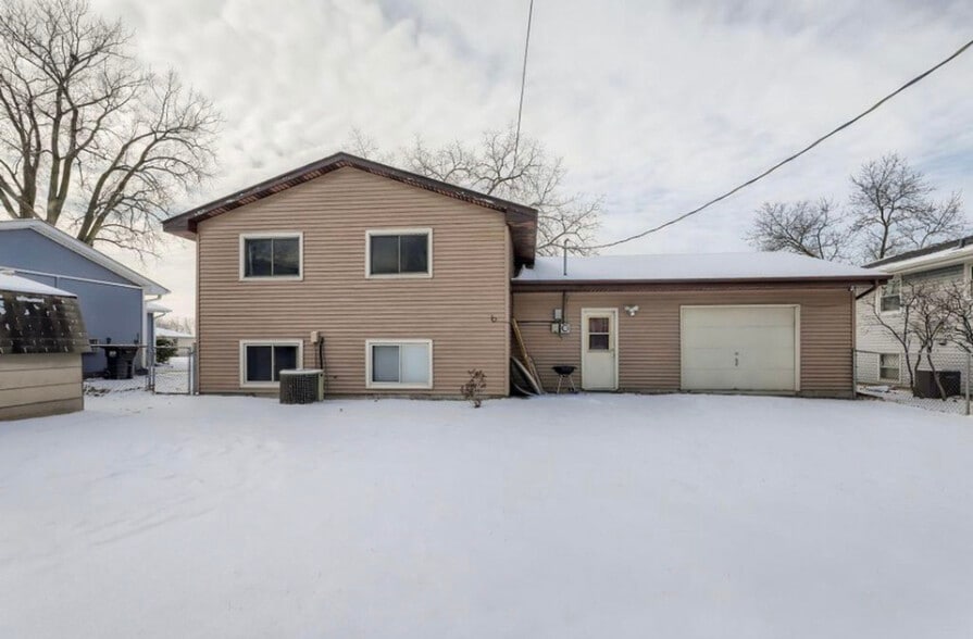 Building Photo - 5765 Washington St NE