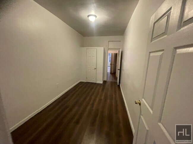 Building Photo - GROVE STREET