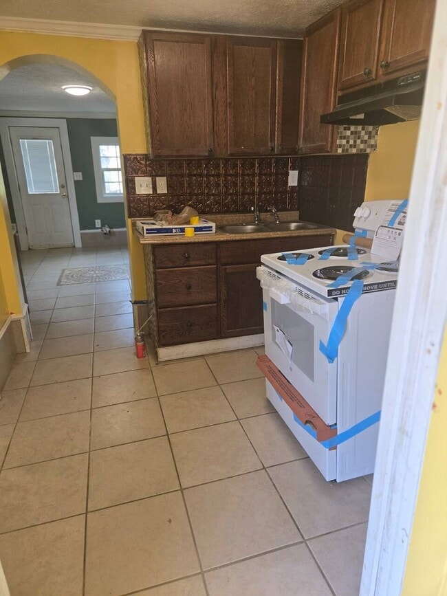 Building Photo - 1075 Sweeten Creek Rd