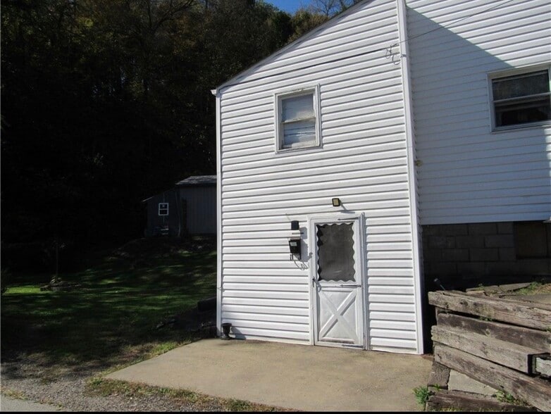 Building Photo - 100 Curtis St