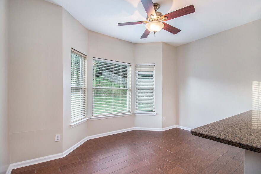 Building Photo - 395 Sugarberry Ln