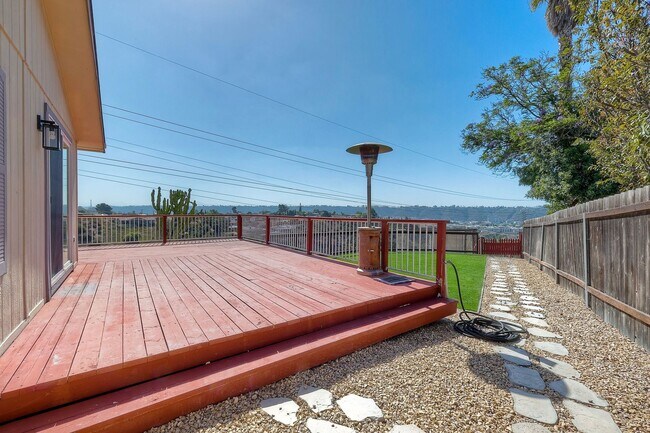 Building Photo - 2241 Meadow Lark Dr