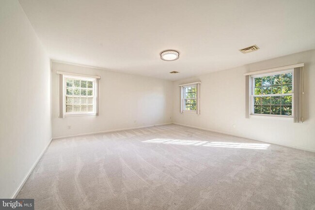 Building Photo - 6209 Stoneham Ln
