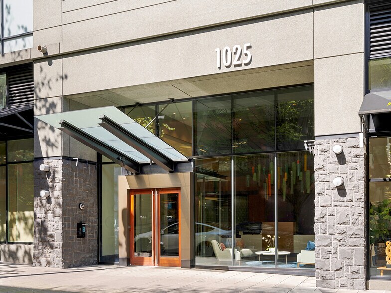 Building Photo - 1025 NW Couch St