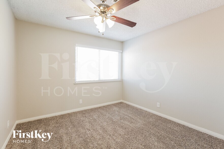 Building Photo - 5341 Supai Dr