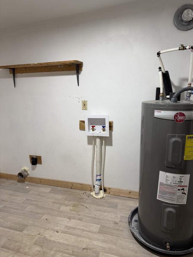 Building Photo - 2900 Dawson Ave SW