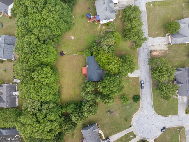 Building Photo - 1510 Twin Manor Dr