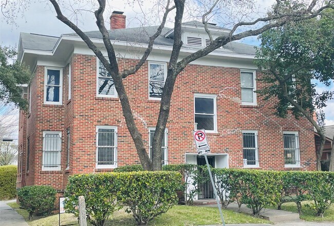 Building Photo - 614 Peden St