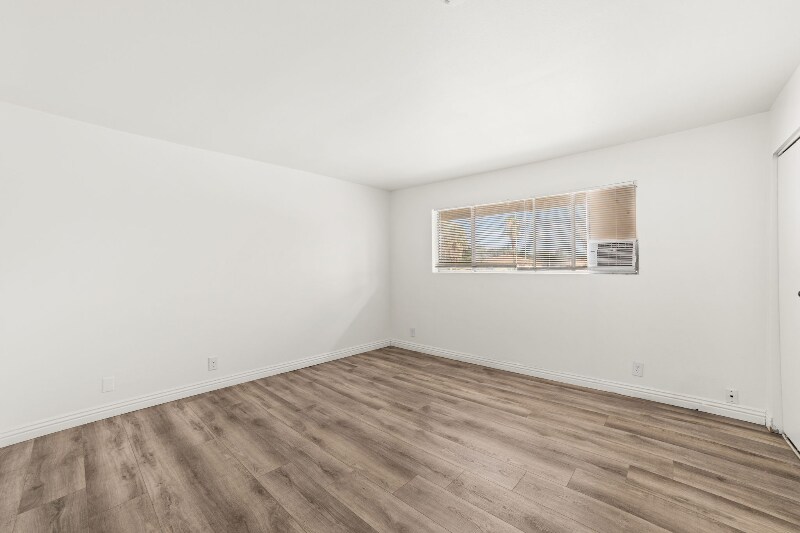Building Photo - 1017 Oxford Dr