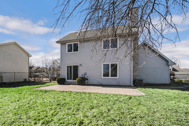 Building Photo - 715 Greenview Ln
