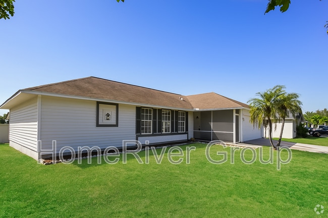 Building Photo - 1428 SW 11th Ave