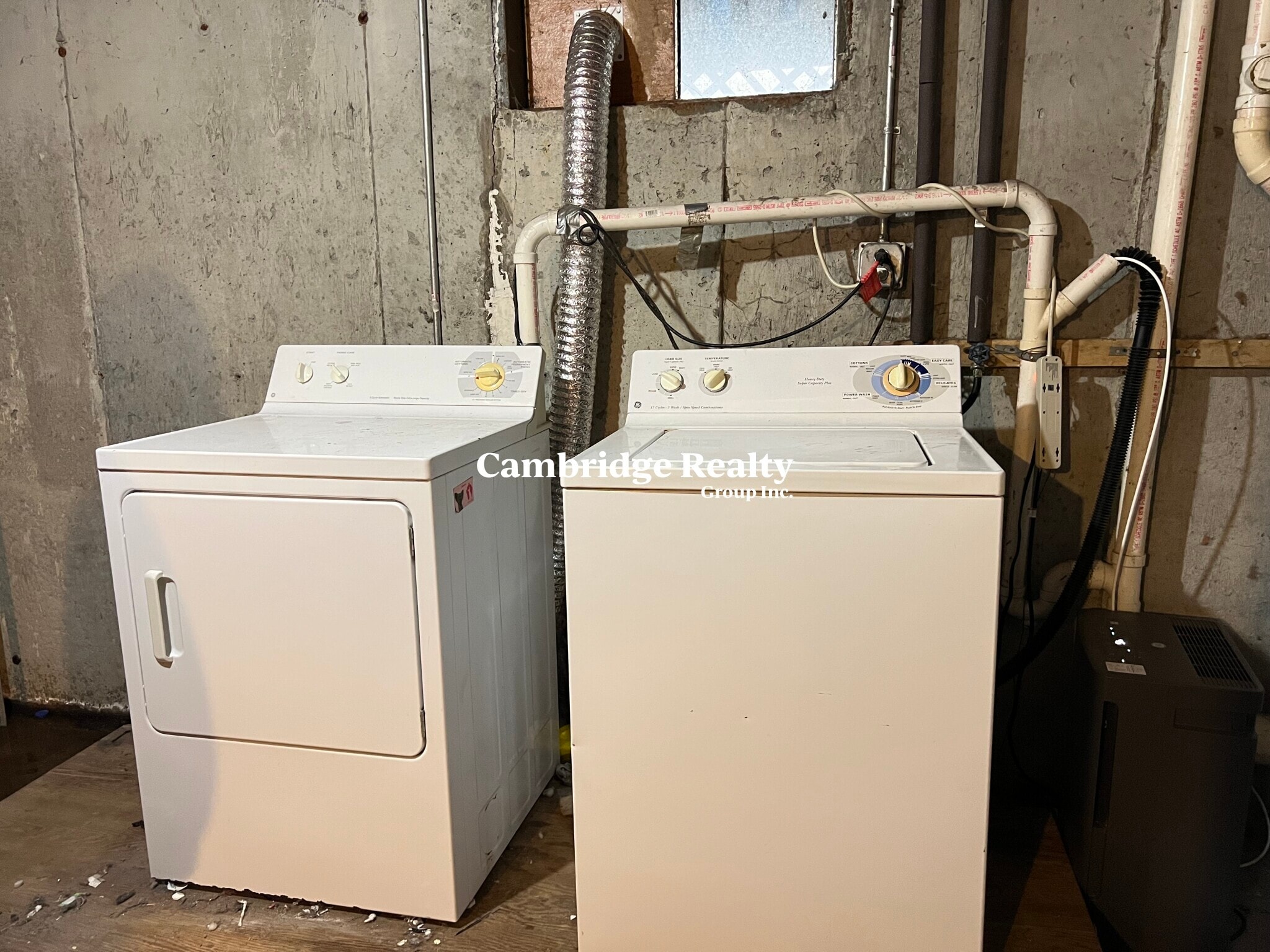 Building Photo - 66 Murdock St