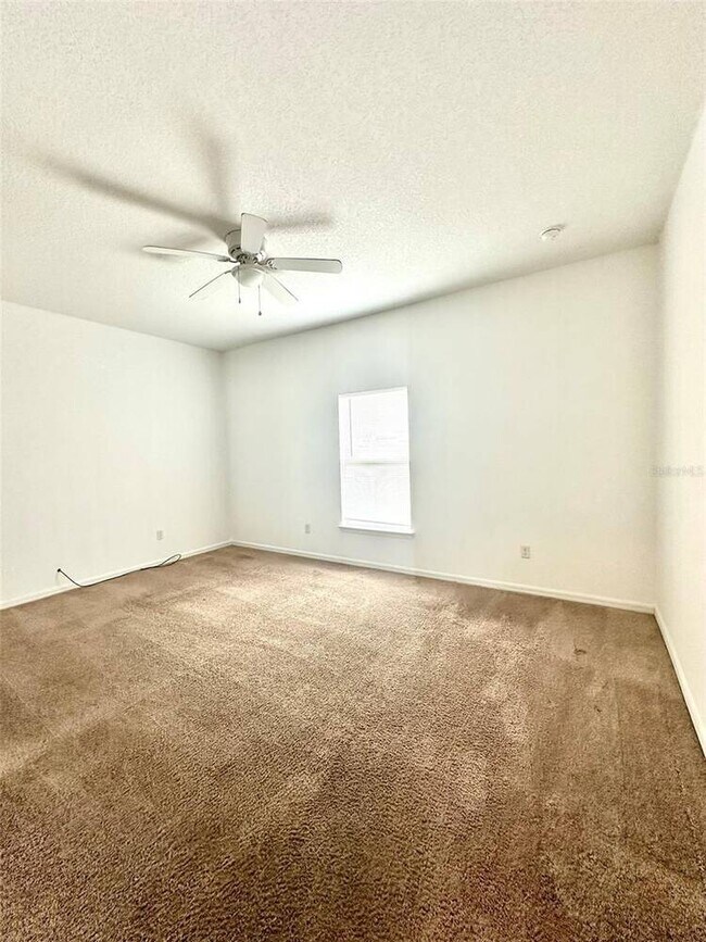 Building Photo - 102 Aurelia Ct