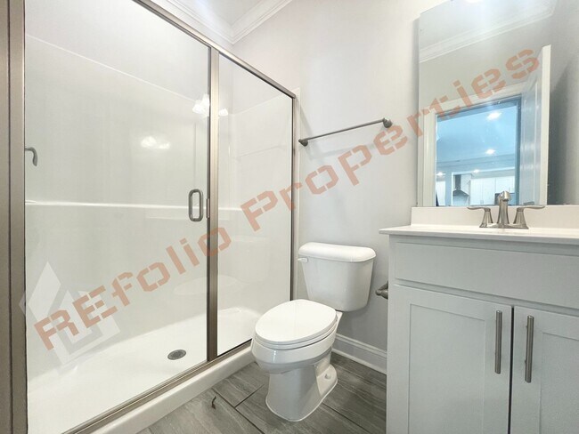 Building Photo - Beautiful 5 Bedroom 2-Car Garage Home with...