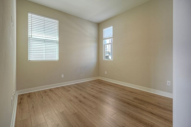 Building Photo - 6675 Agave Cir