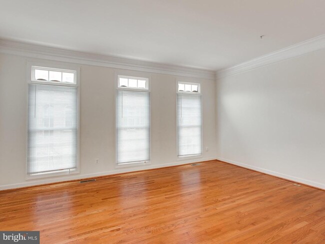 Building Photo - 701 Fitzhugh Way