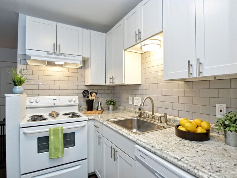 Building Photo - 1840 Burton Dr