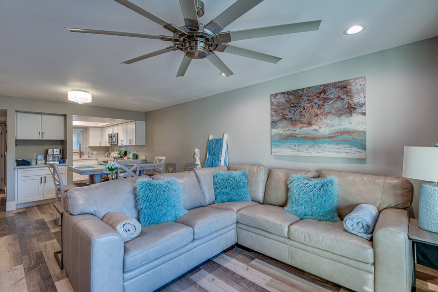 Leather Couch to cuddle or watch the game! - 4150 E Cactus Rd