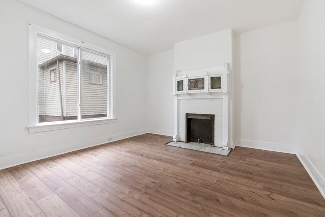 Building Photo - 1528 Ridge Ave