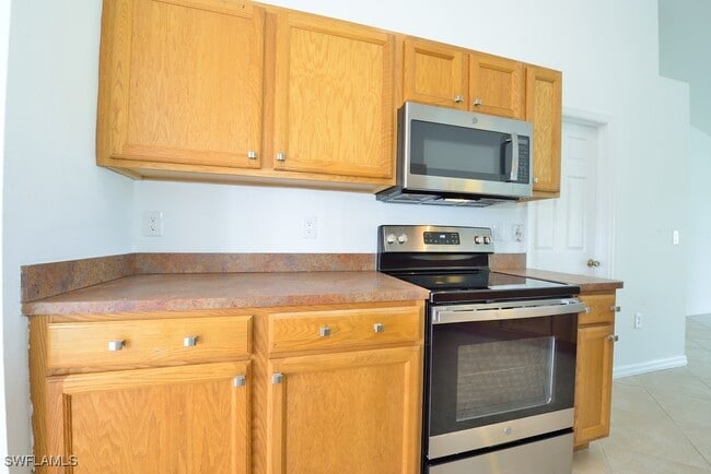 Building Photo - 343 NE 10th St