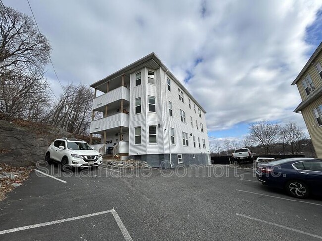 Building Photo - 38 Shamrock St